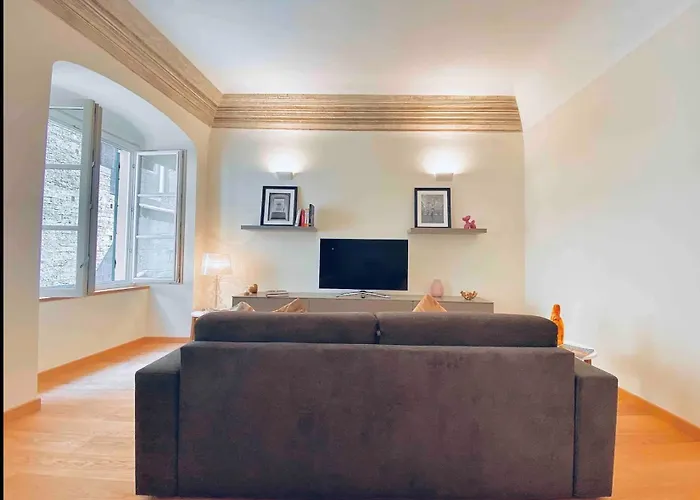 Apartmán Amazing San Lorenzo 19 - Rolli Palace - Free Private Parking Included! Janov