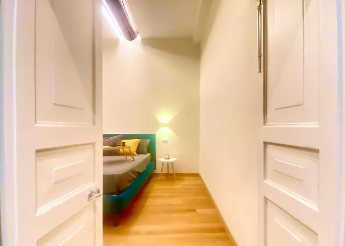 Apartmán Amazing San Lorenzo 19 - Rolli Palace - Free Private Parking Included! *