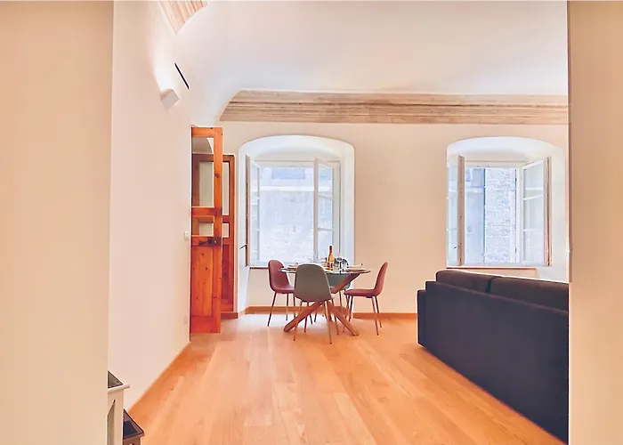 Apartmán Amazing San Lorenzo 19 - Rolli Palace - Free Private Parking Included! Janov