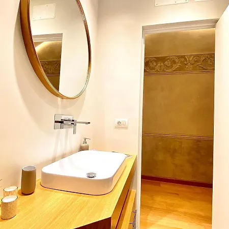 Amazing San Lorenzo 19, Rolli Palace Unesco - Stunning View Overlooking The Cathedral - Free Private Parking-
