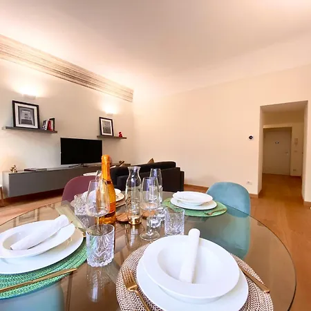 Stunning San Lorenzo 19 - Rolli Palace - Free Private Parking Included! 아파트 제노바